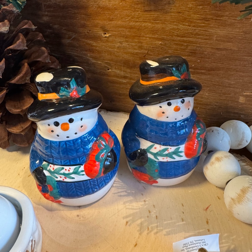 Festive Snowman Salt and Pepper Shaker Sets - Picture 5 of 11